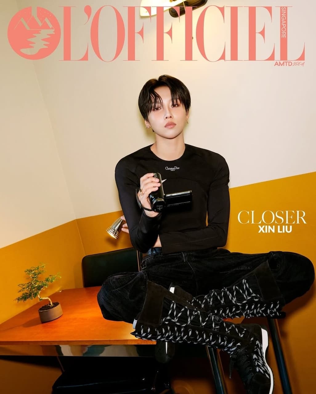 L'Officiel SG April 2025 cover A